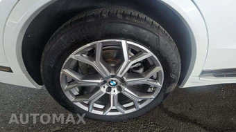 2026 BMW X7 xDrive40i - miniatura 27
