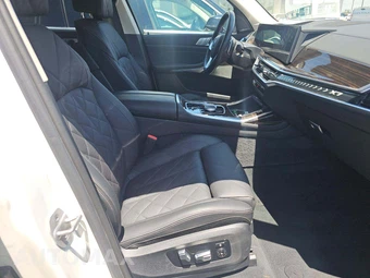 2026 BMW X7 xDrive40i - miniatura 19