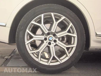2026 BMW X7 xDrive40i – miniatura 11