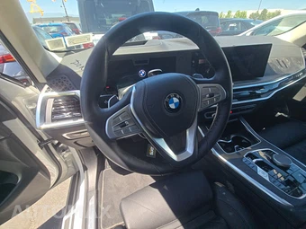 2026 BMW X7 xDrive40i – miniatura 10
