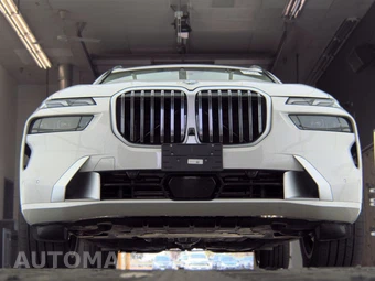 2026 BMW X7 xDrive40i - miniatura 3