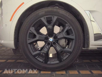 2026 BMW X7 xDrive40i - miniatura 9