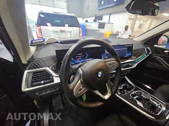 2026 BMW X7 xDrive40i – miniatura 11