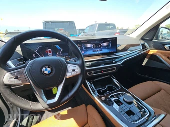 2026 BMW X7 xDrive40i – miniatura 11
