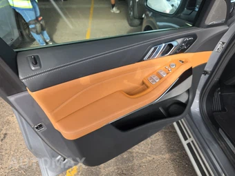 2026 BMW X7 xDrive40i - miniatura 15