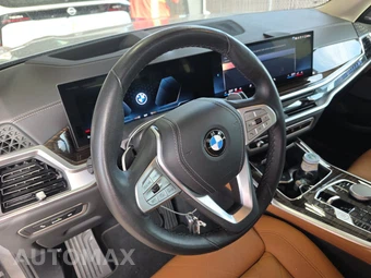 2026 BMW X7 xDrive40i - miniatura 16