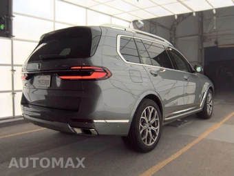 2026 BMW X7 xDrive40i - miniatura 5