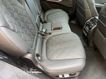 2026 BMW X7 xDrive40i - miniatura 24