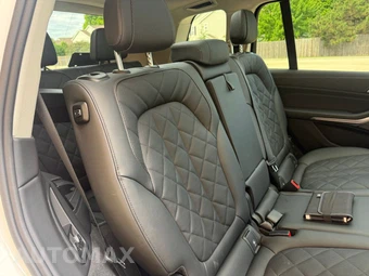 2026 BMW X7 xDrive40i - miniatura 26