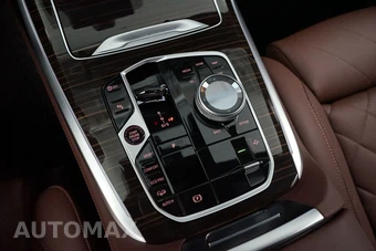 2026 BMW X7 xDrive40i - miniatura 18