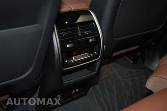 2026 BMW X7 xDrive40i - miniatura 21