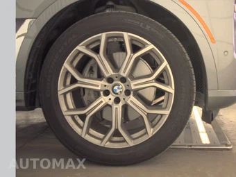 2026 BMW X7 xDrive40i - miniatura 10