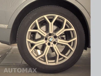 2026 BMW X7 xDrive40i - miniatura 11