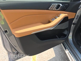 2026 BMW X7 xDrive40i - miniatura 15