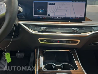 2026 BMW X7 xDrive40i - miniatura 17