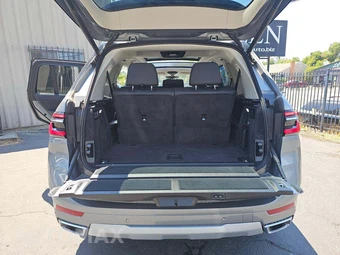 2026 BMW X7 xDrive40i - miniatura 12