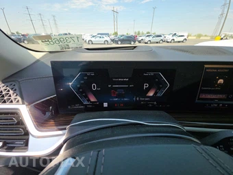 2026 BMW X7 xDrive40i - miniatura 12
