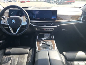 2026 BMW X7 xDrive40i – miniatura 11