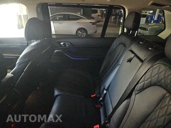 2026 BMW X7 xDrive40i - miniatura 13