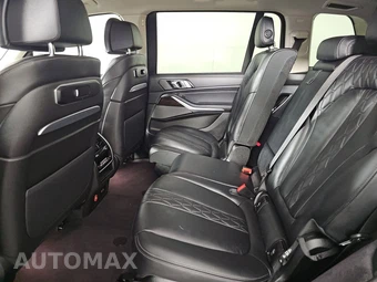 2026 BMW X7 xDrive40i - miniatura 13