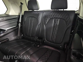 2026 BMW X7 xDrive40i - miniatura 14