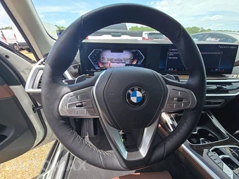 2026 BMW X7 xDrive40i – miniatura 10