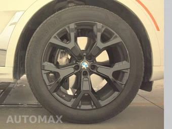 2026 BMW X7 xDrive40i - miniatura 10