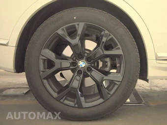 2026 BMW X7 xDrive40i - miniatura 11
