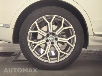 2026 BMW X7 xDrive40i – miniatura 11