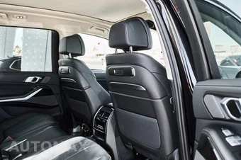2026 BMW X7 xDrive40i - miniatura 12