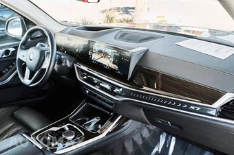 2026 BMW X7 xDrive40i - miniatura 41