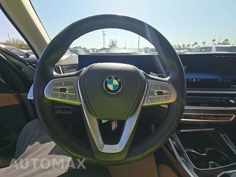 2026 BMW X7 xDrive40i - miniatura 16
