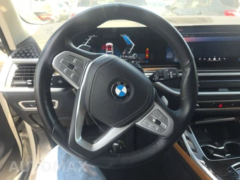 2026 BMW X7 xDrive40i - miniatura 10