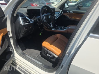 2026 BMW X7 xDrive40i - miniatura 7