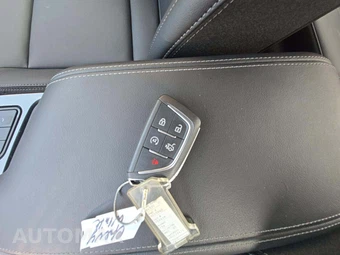 2026 Cadillac CT4 Luxury 1SB - miniatura 8