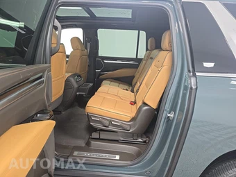 2026 Cadillac Escalade ESV Luxury 1SB - miniatura 13
