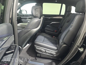 2026 Cadillac Escalade IQ Sport - miniatura 13