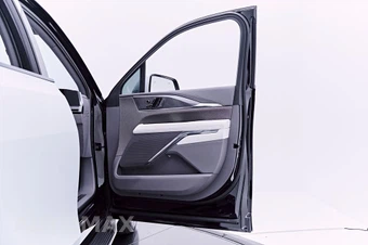 2026 Cadillac Escalade IQ Sport 1SF - miniatura 38