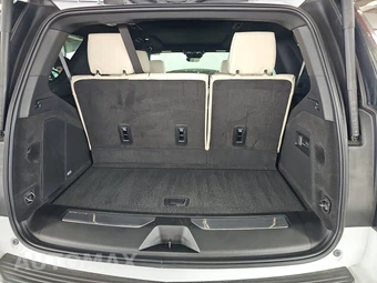2026 Cadillac Escalade Sport 1SC - miniatura 17