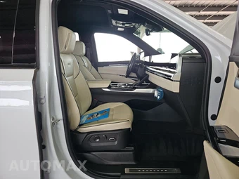 2026 Cadillac Escalade Sport 1SC - miniatura 8