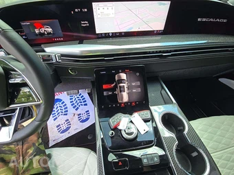 2026 Cadillac Escalade V-Series 1SD - miniatura 7