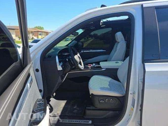 2026 Cadillac Escalade V-Series 1SD - miniatura 7