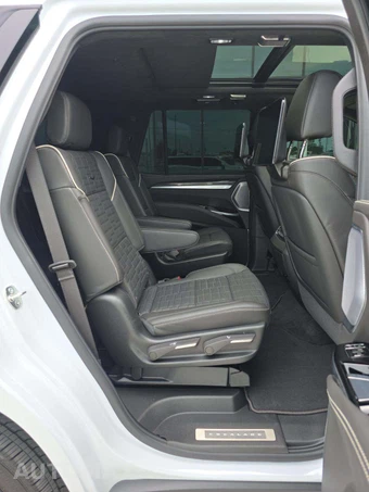 2026 Cadillac Escalade V-Series 1SD - miniatura 14