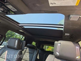 2026 Cadillac Escalade V-Series 1SD - miniatura 11