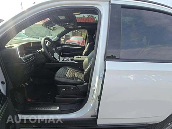 2026 Cadillac Escalade V-Series 1SD - miniatura 3