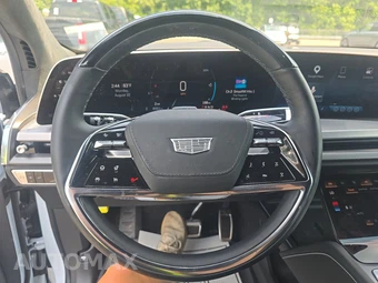 2026 Cadillac VISTIQ Platinum 1SH - miniatura 10