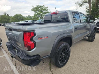 2026 Chevrolet Colorado Trail Boss Crew Cab Short Bed 0TR - miniatura 3