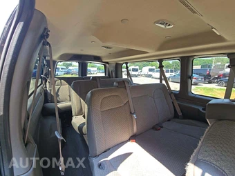 2026 Chevrolet Express 3500 Passenger Van LS 1LS 155.1" WB - miniatura 10