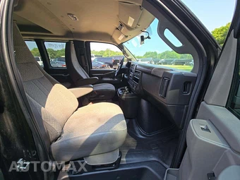 2026 Chevrolet Express 3500 Passenger Van LS 1LS 155.1" WB - miniatura 15