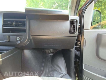 2026 Chevrolet Express 3500 Passenger Van LS 1LS 155.1" WB - miniatura 16